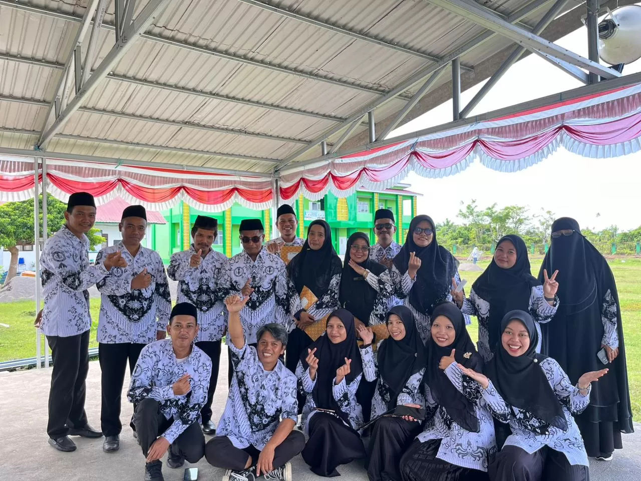 Peringatan Hari Guru Nasional Tahun 2025, Guru Heb
