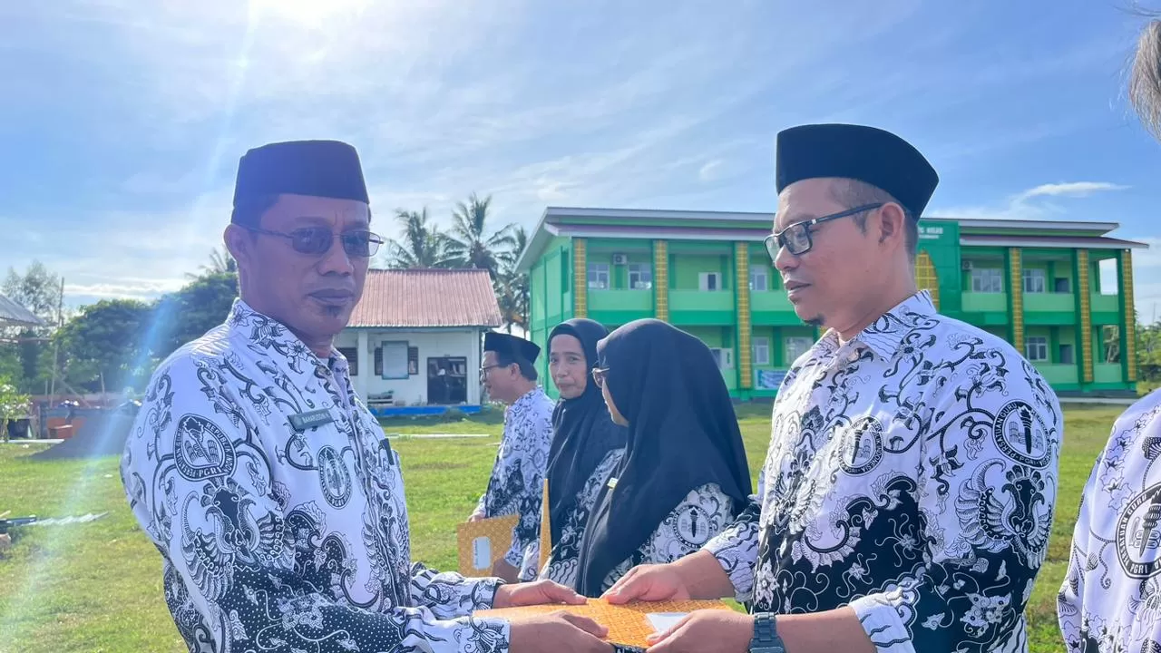 Pemberian Reward Kepada GTK